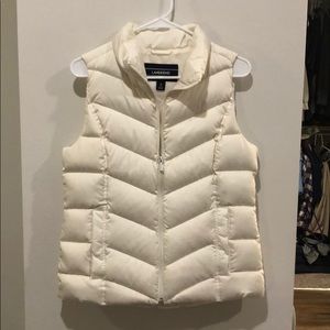 Cream winter vest! Lightly worn!